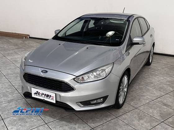 FORD FOCUS 2.0 SE FASTBACK 16V FLEX 4P POWERSHIFT